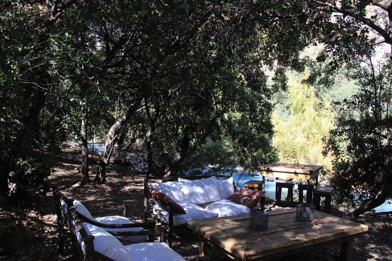 Casa de férias Casa De Piedra Entre Bosque Y Rio Santiago